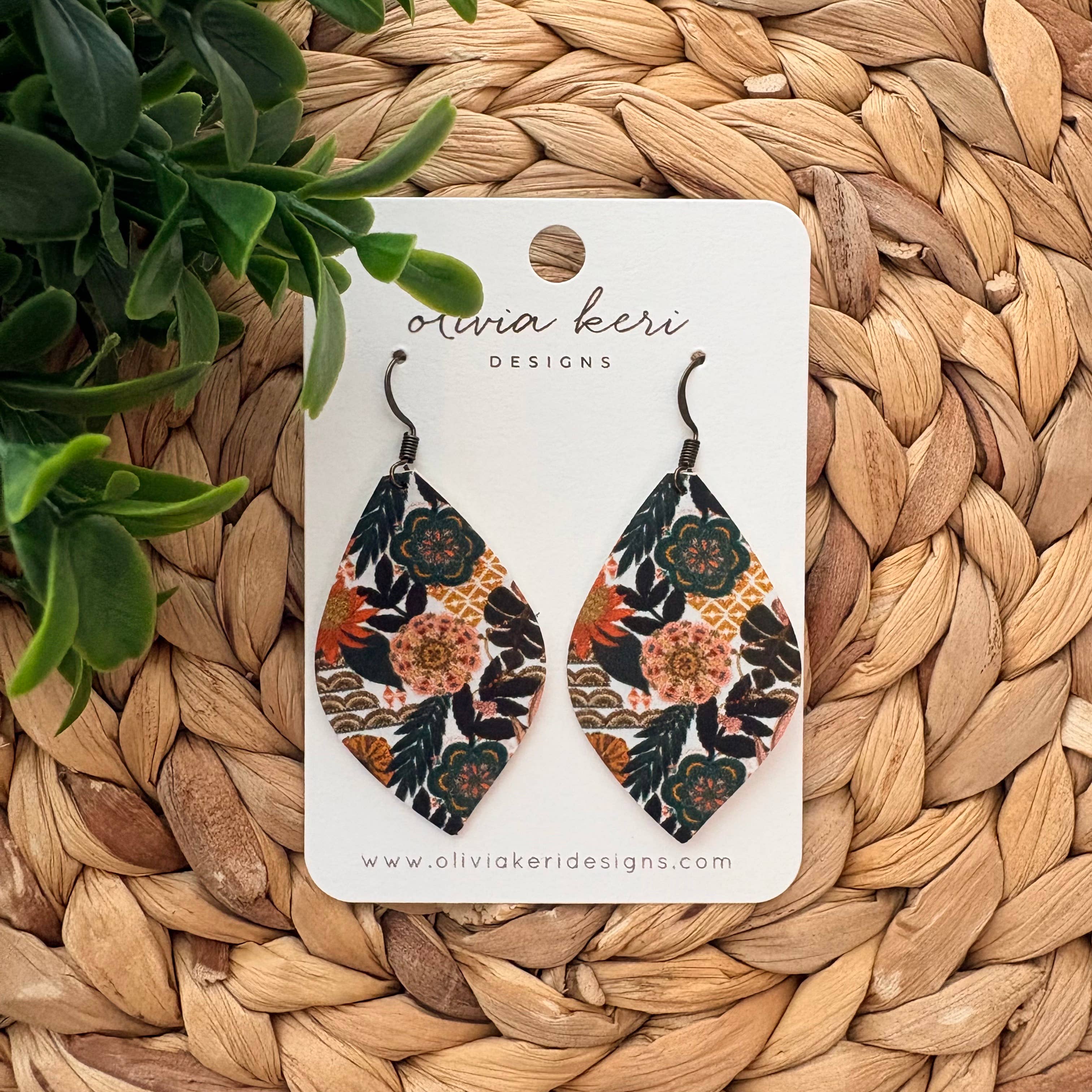 Olivia - Vintage Botanica