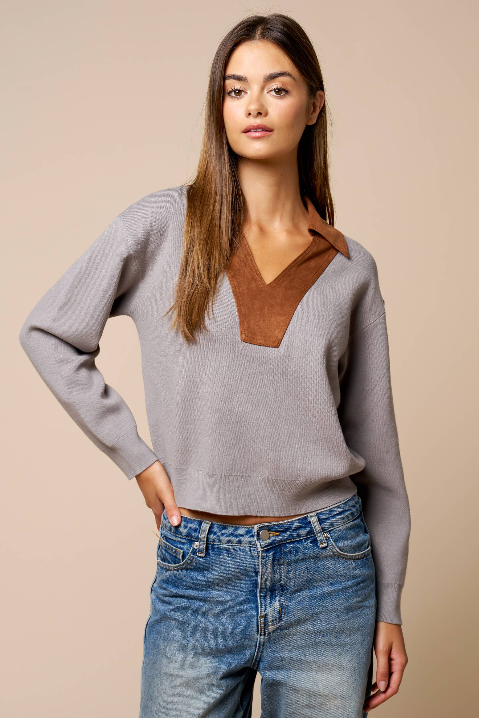 Suede Collared V Neck Cropped Knit Sweater