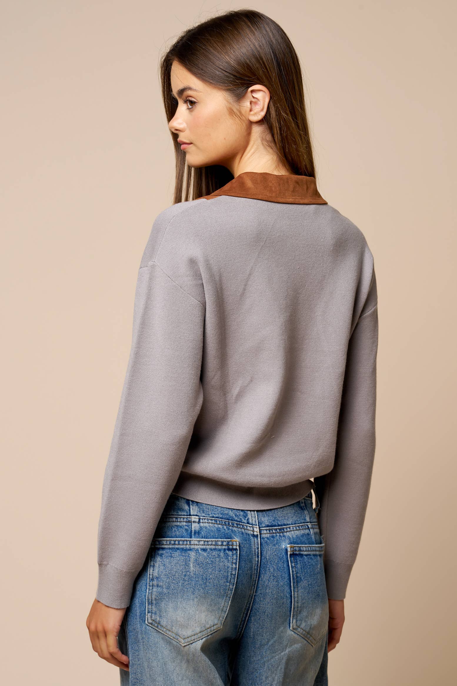 Suede Collared V Neck Cropped Knit Sweater