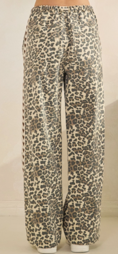 Leopard Printed Striped Wide Legged Pants
