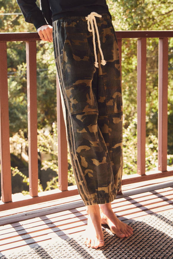 Camo-printed Drawstring Pants