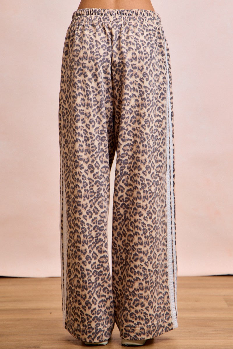 LEOPARD PRINTED FRENCH TERRY LACE CONTRAST SIDED SWEATPANT