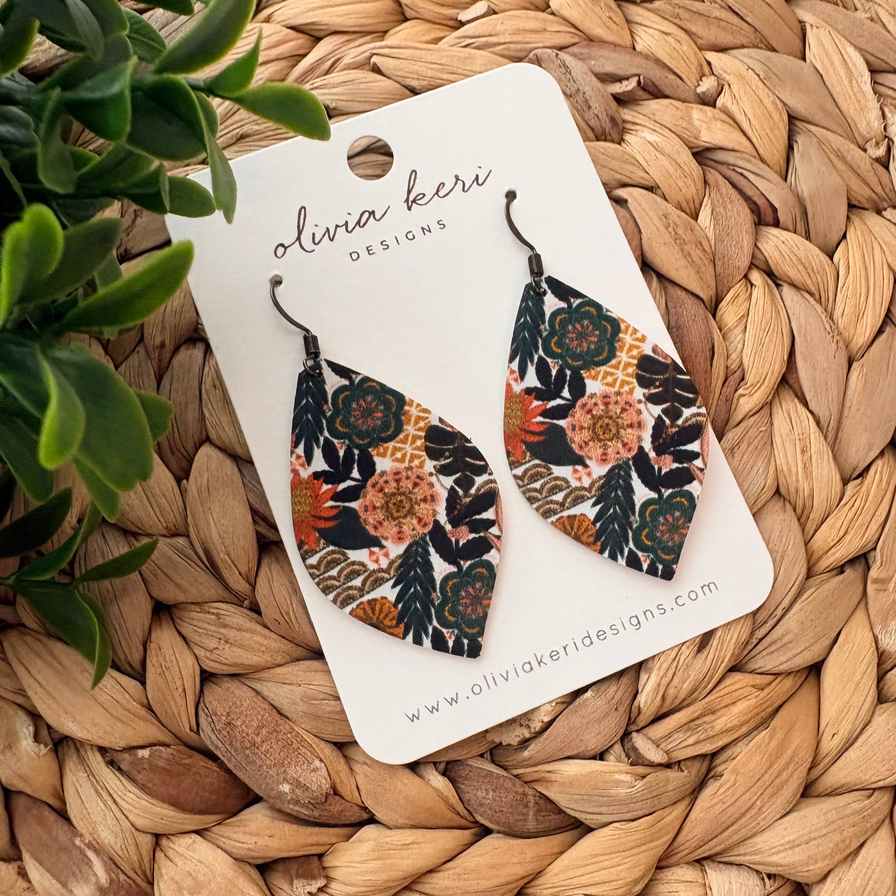 Olivia - Vintage Botanica